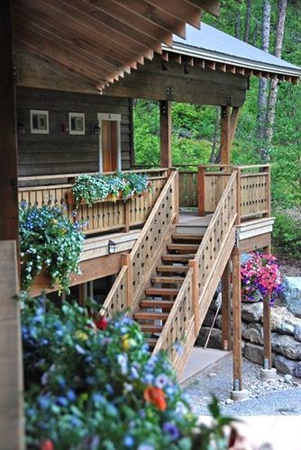 Glacier Guides Lodge West Glacier Bagian luar foto